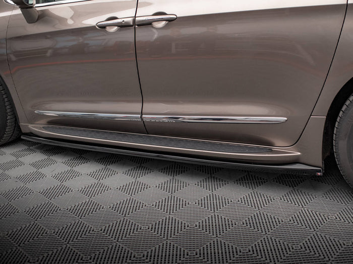 Chrysler Pacifica Mk2 Side Skirts Diffusers - Maxton Design