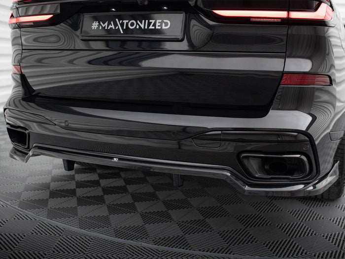 BMW X7 M-Pack G07 Facelift Central Rear Splitter (Vertical Bars) - Maxton Design