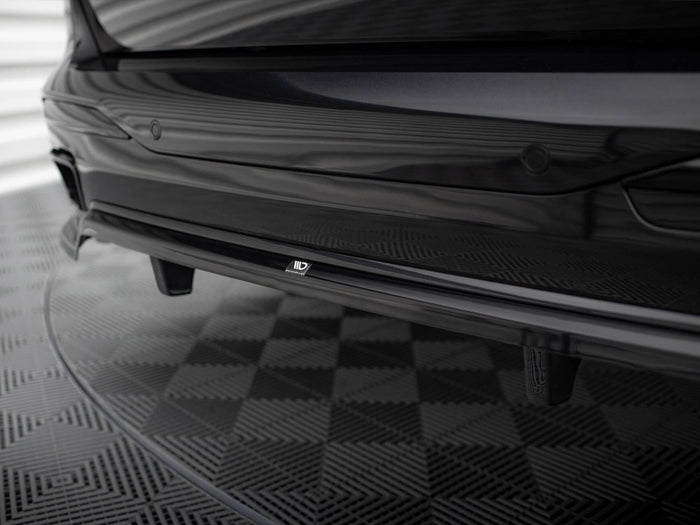 BMW X7 M-Pack G07 Facelift Central Rear Splitter (Vertical Bars) - Maxton Design