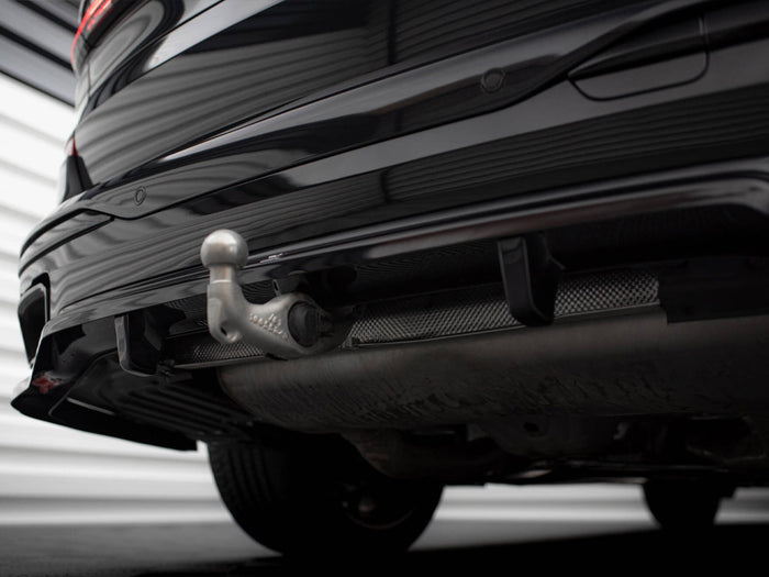 BMW X7 M-Pack G07 Facelift Central Rear Splitter (Vertical Bars) - Maxton Design