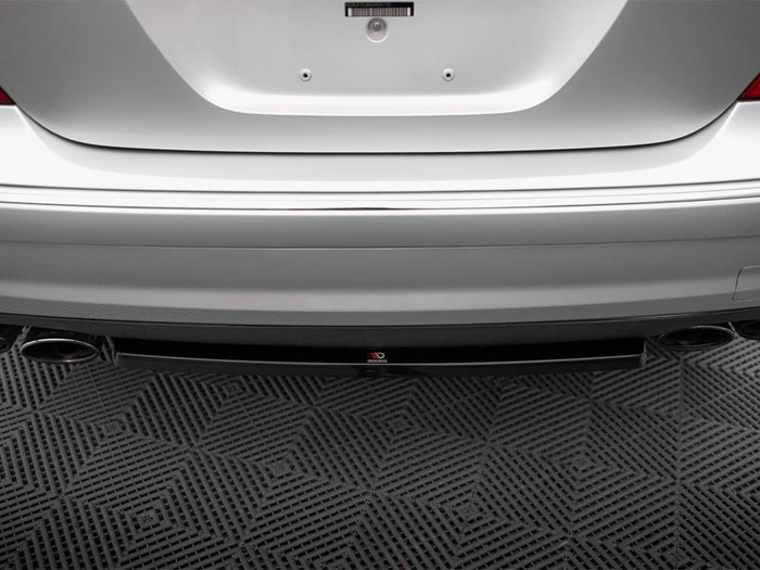 Central Rear Splitter Mercedes-Benz E 55 AMG W211 - Maxton Design