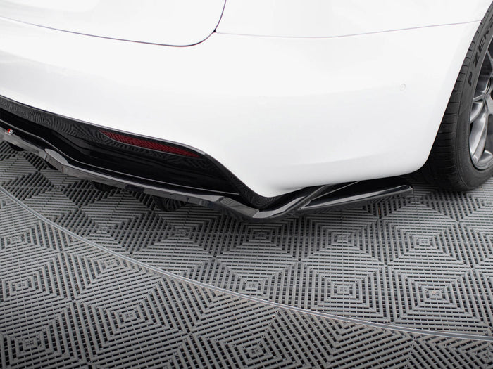 Tesla Model S Plaid Mk1 Facelift Central Rear Splitter (Vertical Bars) V.2 - Maxton Design