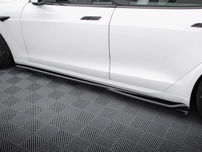 Tesla Model S Plaid Mk1 Facelift Side Skirts Diffusers V.1 - Maxton Design