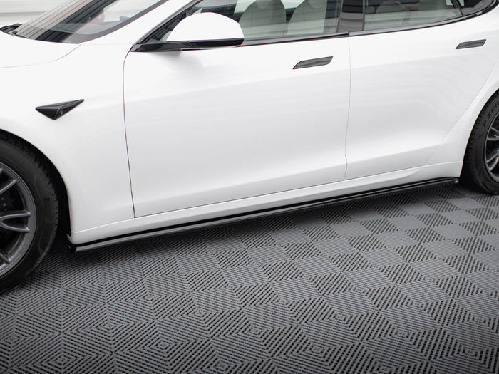 Tesla Model S Plaid Mk1 Facelift Side Skirts Diffusers V.2 - Maxton Design