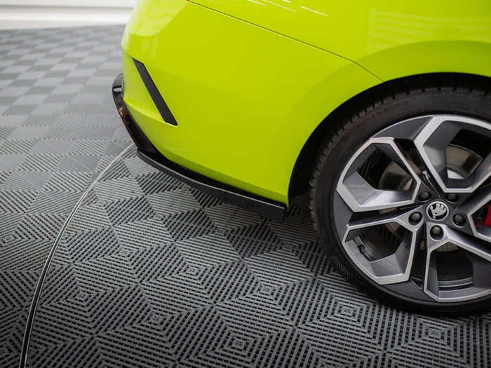 Rear Side Splitters V.4 Skoda Octavia RS Mk4 - Maxton Design