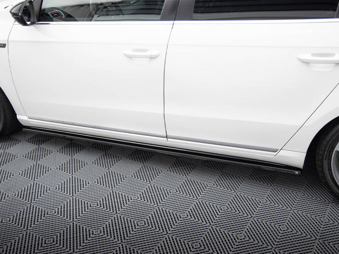 Volkswagen Passat B7 Side Skirts Diffusers - Maxton Design