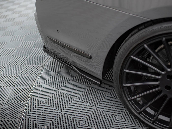BMW 7 M-Pack G11 / G12 Facelift Rear Splitter (Vertical Bars) V.2 - Maxton Design