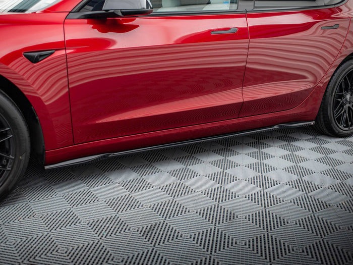 Tesla Model 3 Performance Mk1 Facelift Side Skirts Diffusers V.2 - Maxton Design