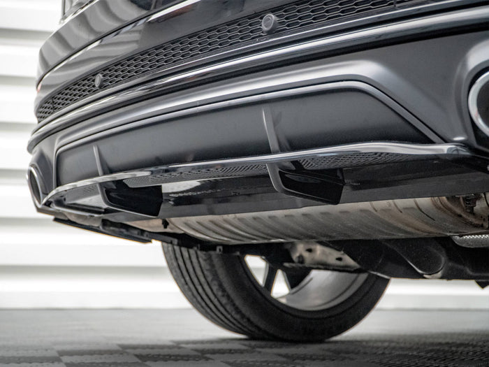 Audi SQ8 MK1 (2020-) Central Rear Splitter - Maxton Design