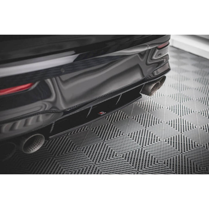 VW-Golf-R-MK8-Central-Rear-Splitter-Maxton-Design 5