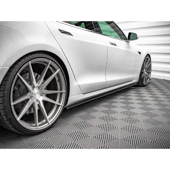 Tesla Model S Side Splitters on Tesla