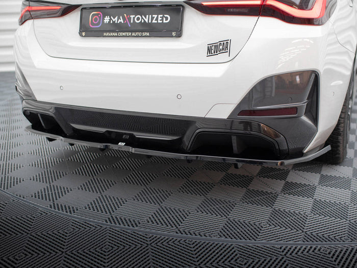Maxton Design - CENTRAL REAR SPLITTER (VERTICAL BARS) V.1 BMW I4 M-PACK G26