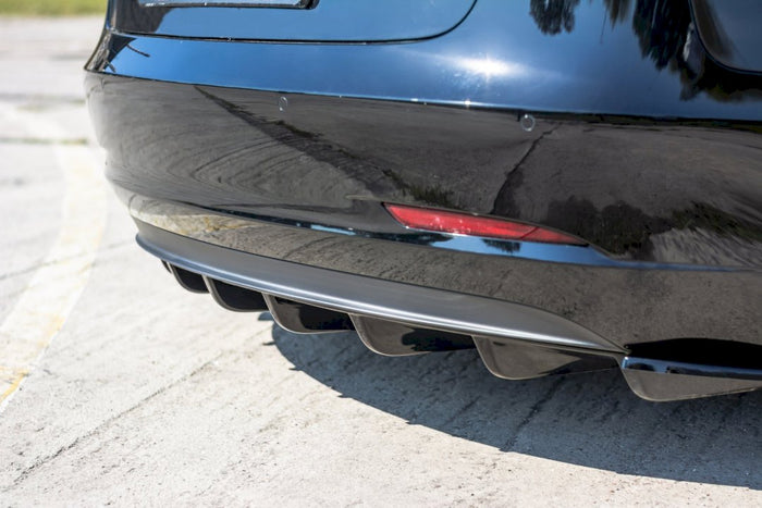 Maxton Design - REAR VALANCE TESLA MODEL 3 (2017-2023)