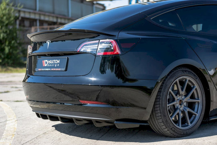 Maxton Design - REAR VALANCE TESLA MODEL 3 (2017-2023)