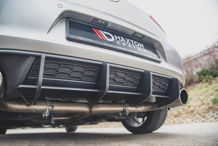 Maxton Design - STREET PRO REAR DIFFUSER V.2 VW GOLF MK 7 GTI 2013-2016