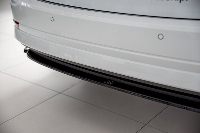 Maxton Design - CENTRAL REAR SPLITTER SKODA OCTAVIA MK4 (2019-2024)