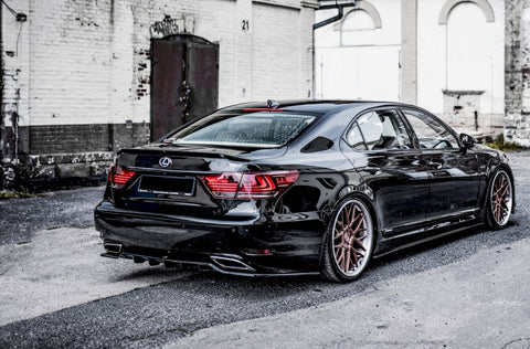 Maxton Design - CENTRAL REAR SPLITTER (W/ VERTICAL BARS) LEXUS LS MK4 FACELIFT (2012-2017)