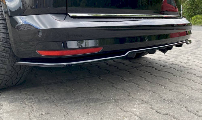 Maxton Design - CENTRAL REAR SPLITTER (W/ VERTICAL BARS) VOLKSWAGEN CADDY MK4 (2015-2020)