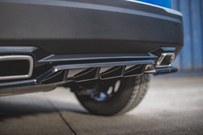 Maxton Design - CENTRAL REAR SPLITTER (W/ VERTICAL BARS) PEUGEOT 2008 MK2 (2019-2023)