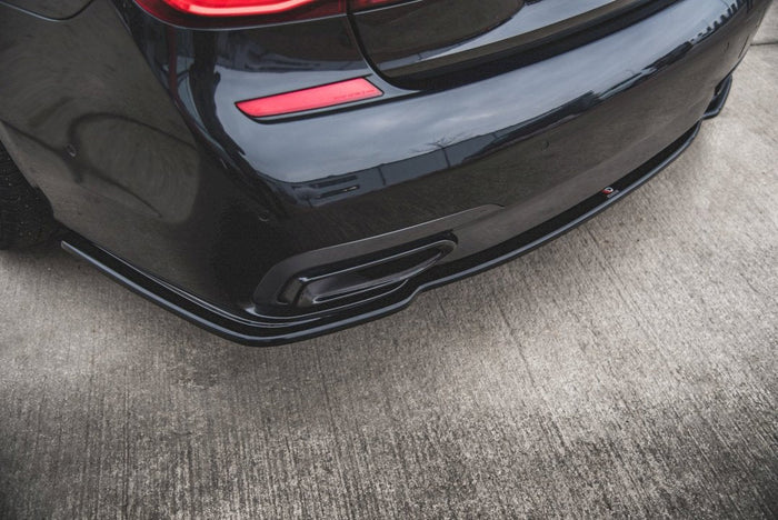 Maxton Design - CENTRAL REAR SPLITTER BMW 7 M-PACK G11 (2015-2018)