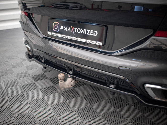 Maxton Design - CENTRAL REAR SPLITTER (VERTICAL BARS) V.3 BMW X6 M-PACK G06