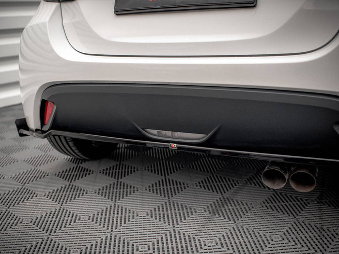 Maxton Design - CENTRAL REAR SPLITTER V.1 + FLAPS TOYOTA YARIS MK4