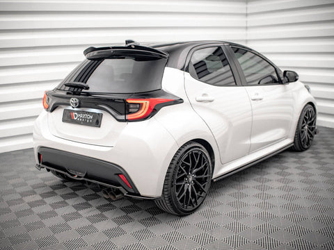 Maxton Design - CENTRAL REAR SPLITTER V.2 (VERTICAL BARS) TOYOTA YARIS MK4