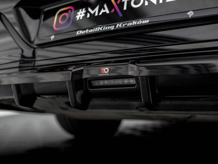 BMW 7 M-Pack G70 Central Rear Splitter (Vertical Bars) - Maxton Design
