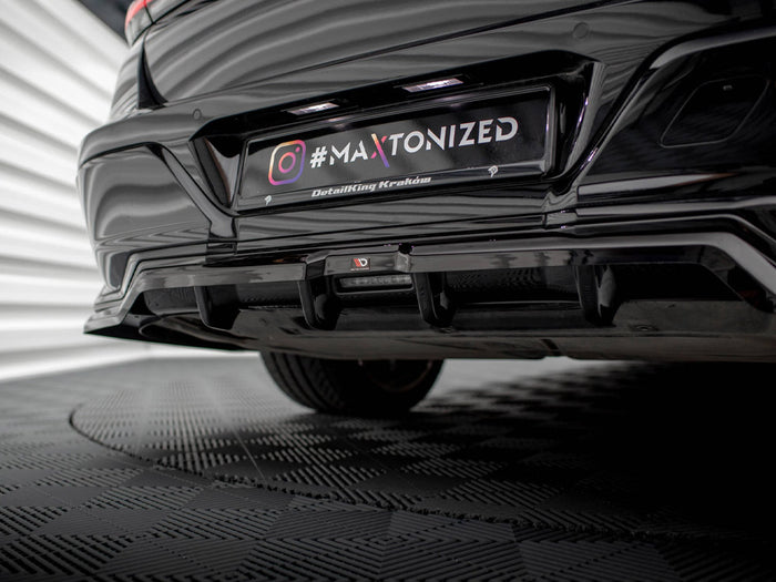 BMW 7 M-Pack G70 Central Rear Splitter (Vertical Bars) - Maxton Design