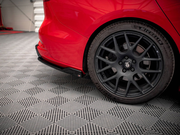 Ford Focus ST Estate Mk4 Rear Side Splitters V.8 - Maxton Design