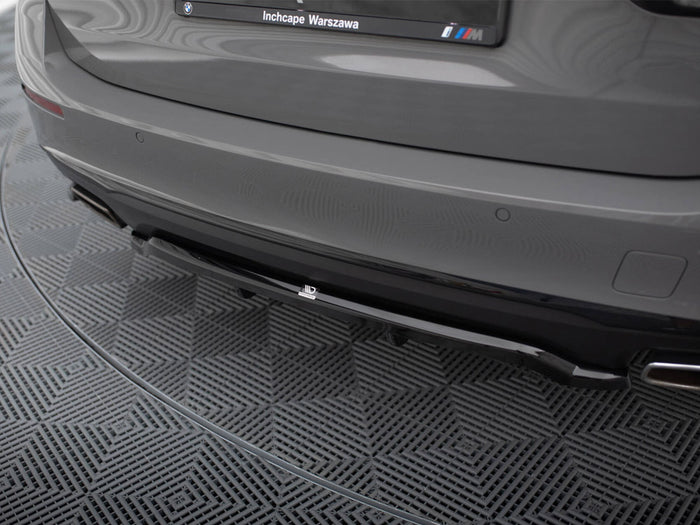 BMW 5 G30 / G31 Facelift Central Rear Splitter (Vertical Bars) - Maxton Design