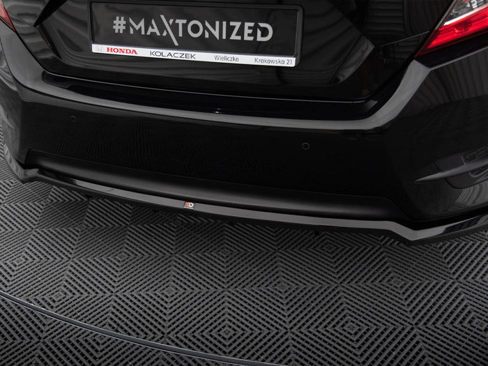 Honda Civic Mk10 Central Rear Splitter (Vertical Bars) - Maxton Design