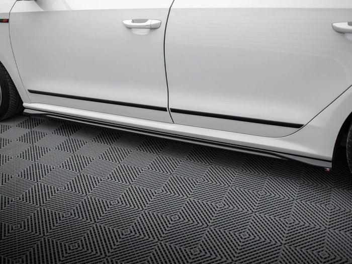Volkswagen Passat GT B8 Facelift USA Side Skirts Diffusers - Maxton Design