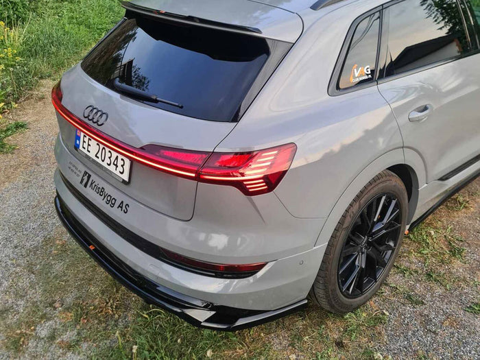 Audi e-Tron S-Line Central Rear Splitter (Vertical Bars) - Maxton Design