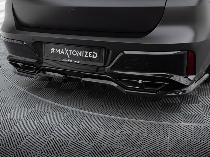 BMW M760e G70 Central Rear Splitter (Vertical Bars) - Maxton Design