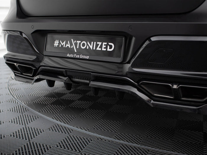 BMW M760e G70 Central Rear Splitter (Vertical Bars) - Maxton Design