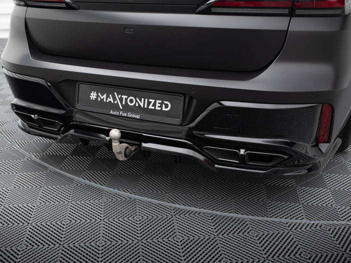 BMW M760e G70 Central Rear Splitter (Vertical Bars) - Maxton Design