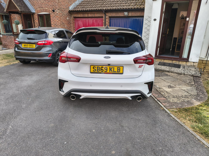 Rear Bumper Reflector Surround for MK4 / MK4.5 Focus | CEUK (Carbon Fibre Look OR Gloss Black)