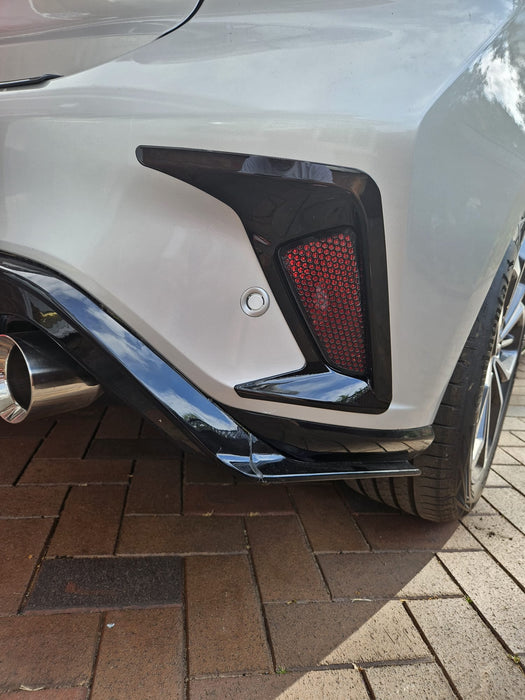 Rear Bumper Reflector Surround for MK4 / MK4.5 Focus | CEUK (Carbon Fibre Look OR Gloss Black)
