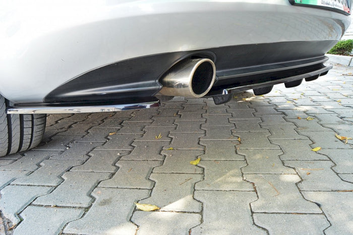 Maxton Design - CENTRAL REAR SPLITTER ALFA ROMEO 159 (WITH VERTICAL BARS)