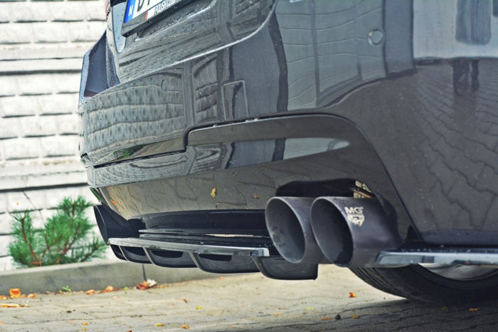 Maxton Design - CENTRAL REAR SPLITTER BMW 5 F11 M-PACK (FITS TWO DOUBLE EXHAUST ENDS)