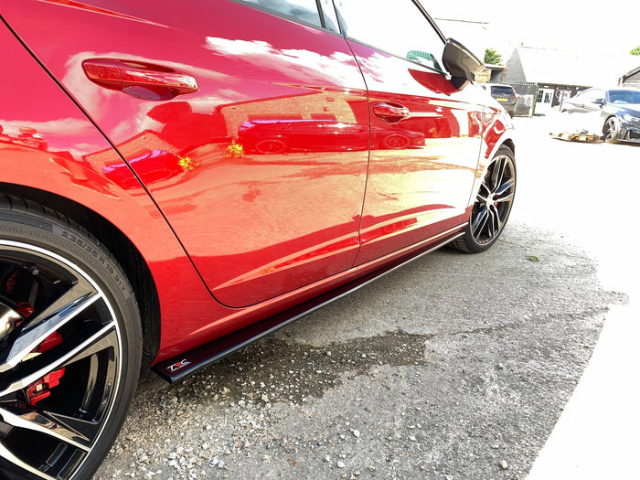 Triple R Composites - Seat Leon MK3.5 FR 5 Door - Side Skirt Splitters