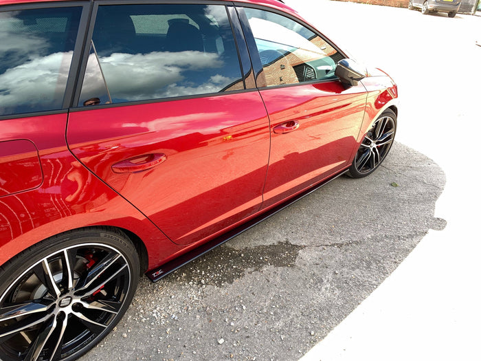 Triple R Composites - Seat Leon MK3.5 FR 5 Door - Side Skirt Splitters