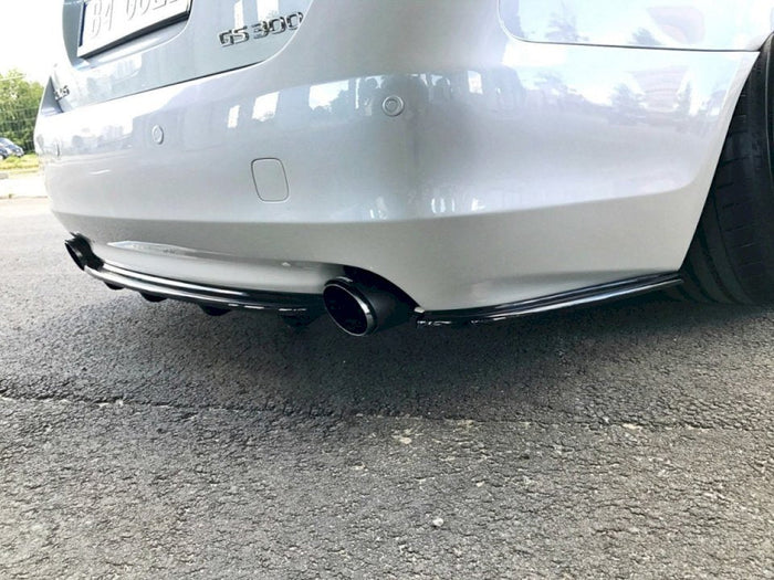 Maxton Design - CENTRAL REAR SPLITTER LEXUS GS 300 MK3 FACELIFT (WITH VERTICAL BARS)