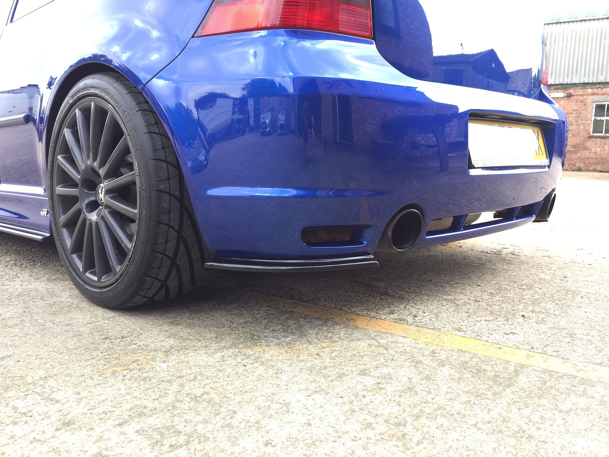 Border Racing R32 Rear Spats Triple R Composites - Volkswagen Golf MK4 R32 - Rear Spats – VUDU ...