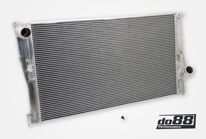 BMW 135i 335i 35i N54 N55 2007-2013 (E9X E82 E89) Radiator - DO88 Performance