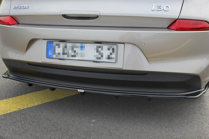 Maxton Design - CENTRAL REAR SPLITTER (VERTICAL BARS) HYUNDAI I30 MK3 HATCHBACK (2017-2020)