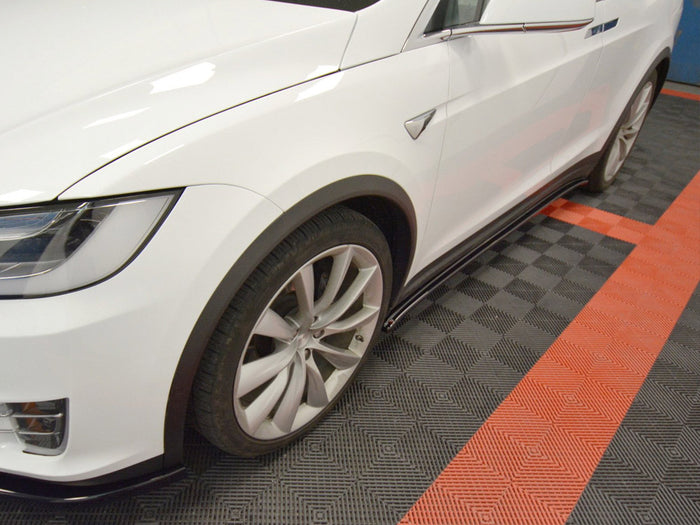 Tesla Model X (2015-) Side Skirts Diffusers V.1 - Maxton Design