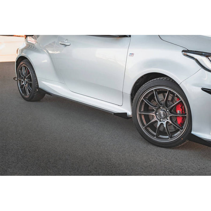 Toyota-Yaris-GR-Racing-Durability-Side-Skirt-Diffusers-Maxton-Design4